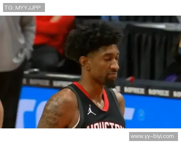 爱德华兹半场表现亮眼10投4中贡献15分3助攻罚球全中助球队争取胜利 爱德华兹半场表现亮眼10投4中贡献15分3助攻罚球全中助球队争取胜利