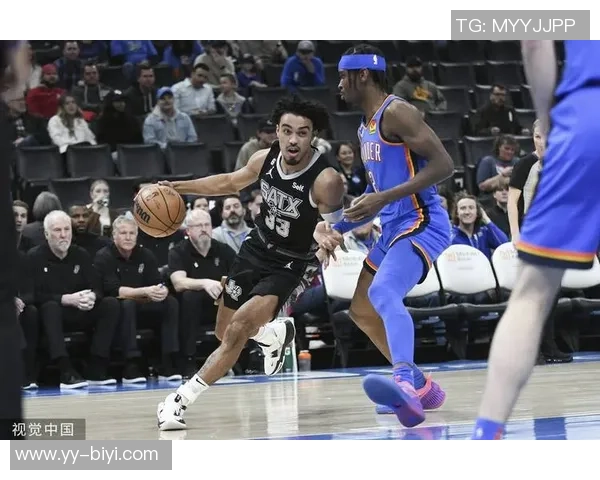 瓦塞尔上半场表现惊艳5投全中三分球2中2轻松拿下14分