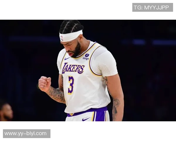 浓眉称赞拉塞尔专注职业精神改变比赛走势展现真正球员风范