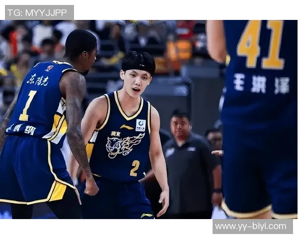 奎因在比赛中展现出色状态25年13号秀12投8中斩获17分5篮板7助攻2抢断